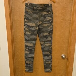 H&M Divided Camouflage Jeggings